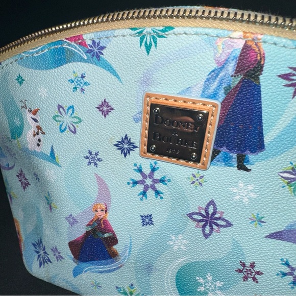 Disney Dooney & Bourke Frozen Elsa Anna Olaf Crossbody Purse Retired Edition - Picture 2 of 7